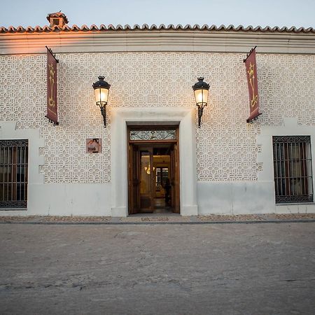 Posada Isabel De Castilla มาดริกาล เด ลาสอัลตาสตอร์เรส ภายนอก รูปภาพ