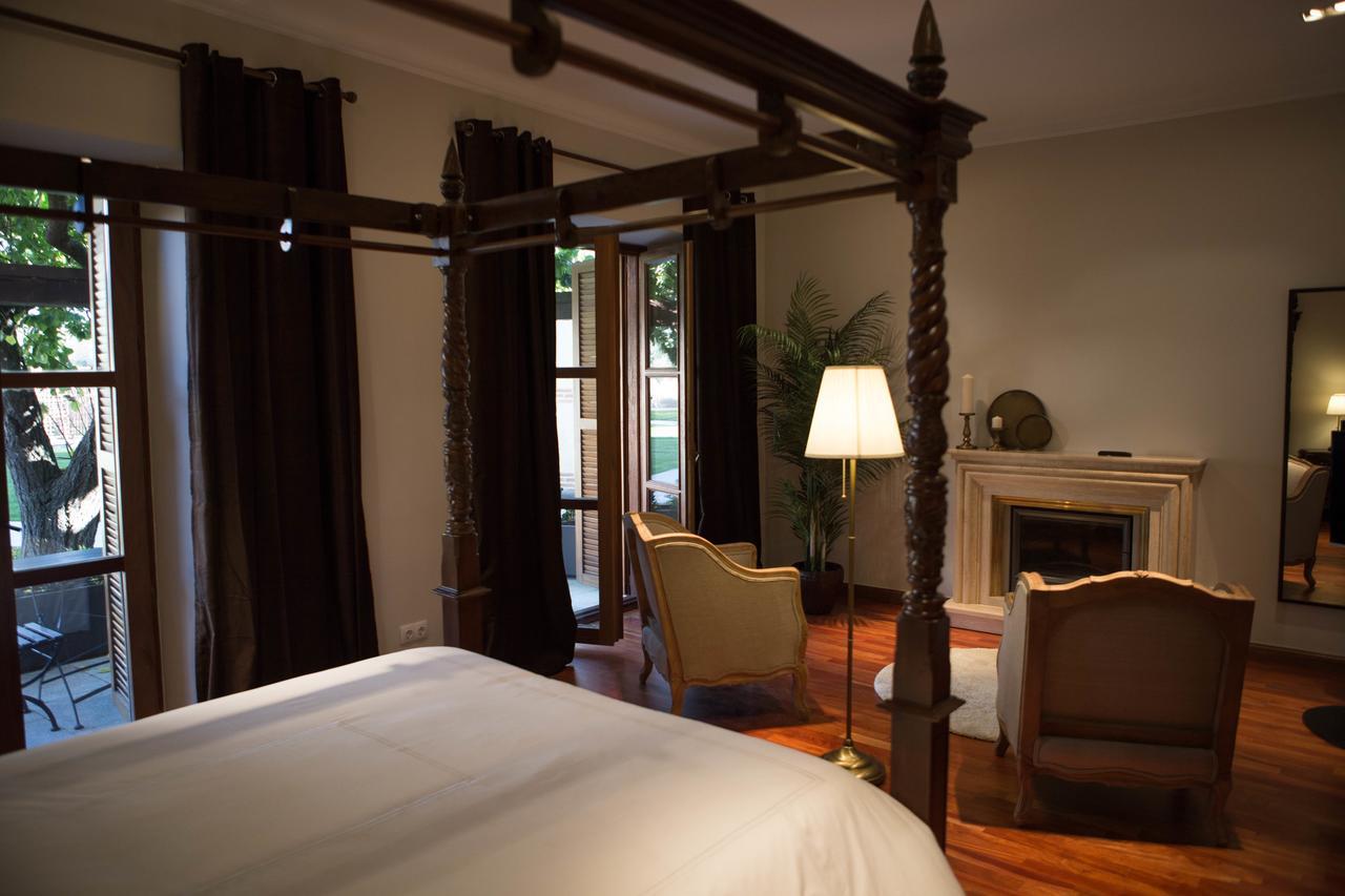 Posada Isabel De Castilla มาดริกาล เด ลาสอัลตาสตอร์เรส ภายนอก รูปภาพ