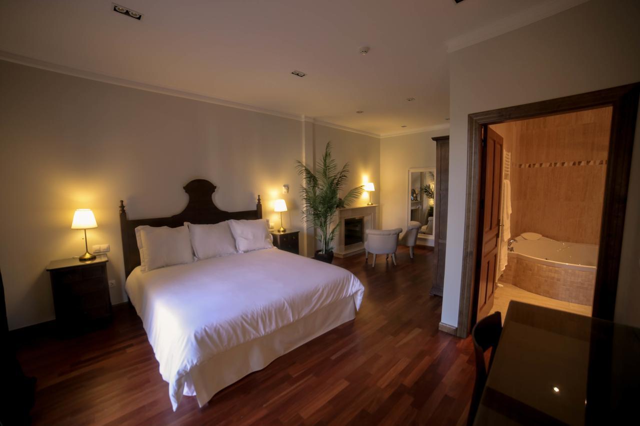 Posada Isabel De Castilla มาดริกาล เด ลาสอัลตาสตอร์เรส ภายนอก รูปภาพ