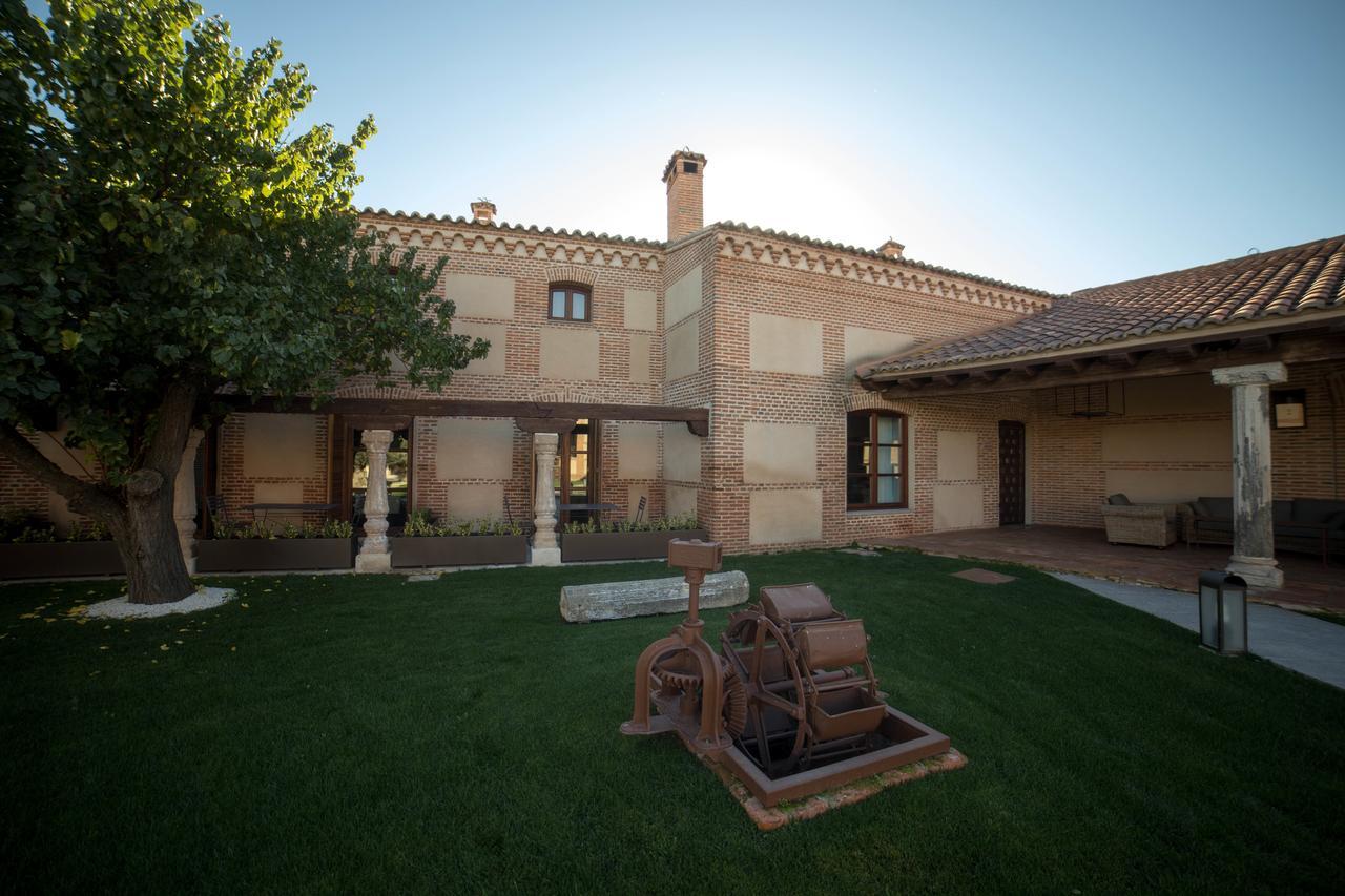 Posada Isabel De Castilla มาดริกาล เด ลาสอัลตาสตอร์เรส ภายนอก รูปภาพ